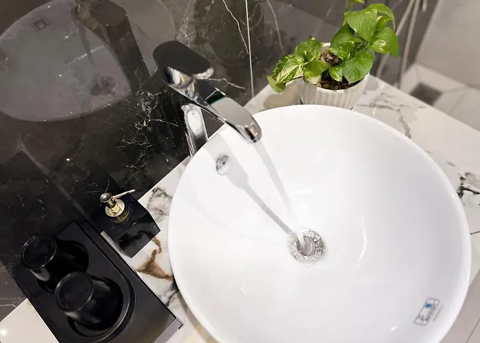 Khách sạn Edenam Boutique Hạ Long