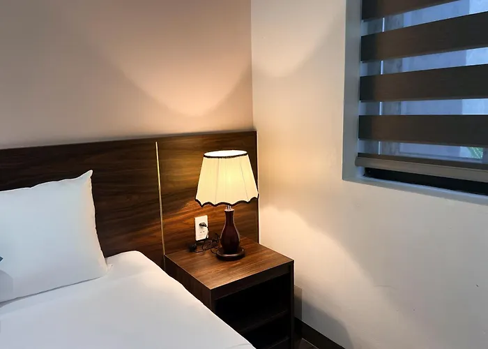 Edenam Boutique Hạ Long
