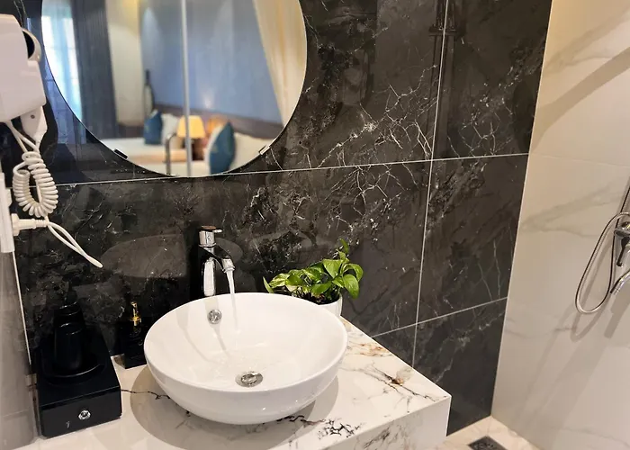 Khách sạn Edenam Boutique Hạ Long