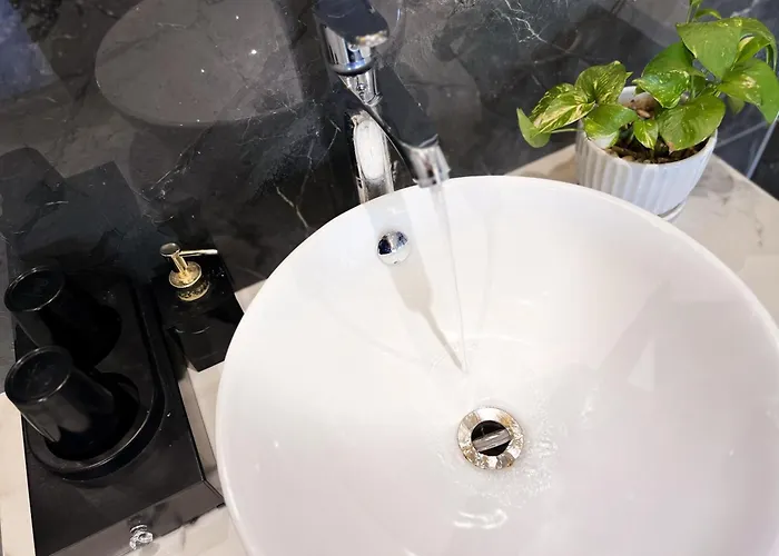 Khách sạn Edenam Boutique Hạ Long